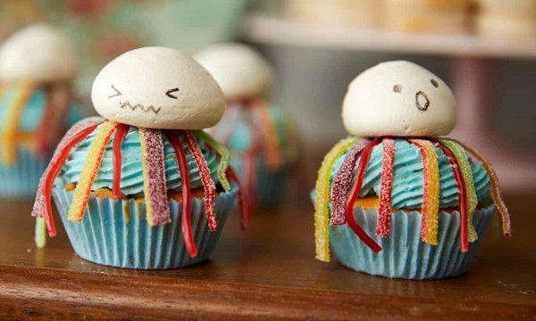 Blueberry, almond and lemon jellyfish cupcakes