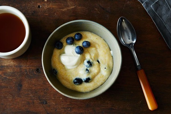 Blueberry almond breakfast polenta