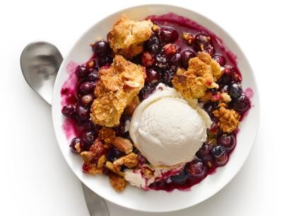 Blueberry-almond crumble