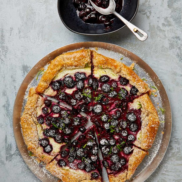 Blueberry and cream cheese crostata