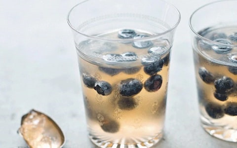 Blueberry and gin jellies