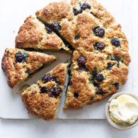 Blueberry and lemon scone wheel