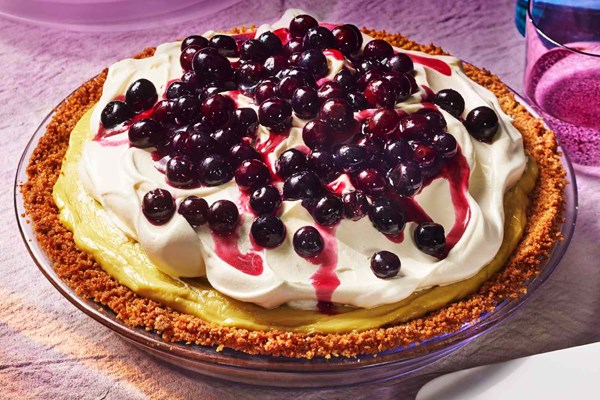 Blueberry-banana cream pie