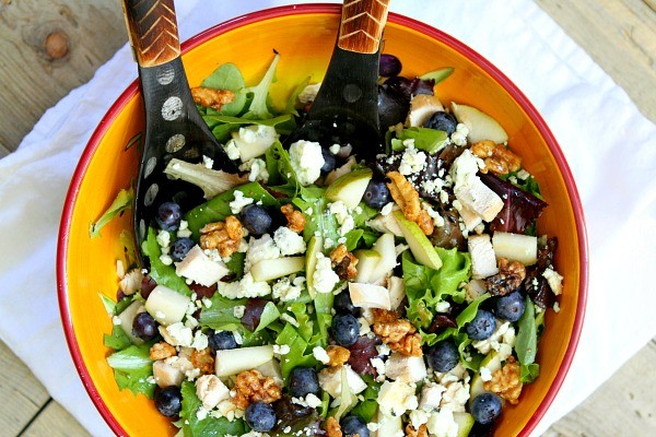Blueberry, blue cheese and glazed walnut salad