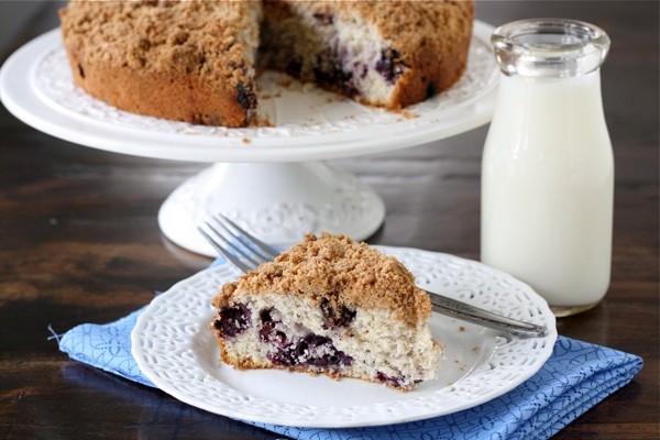 Blueberry buckle cake