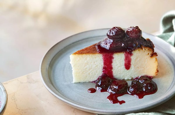 Blueberry burnt Basque cheesecake 