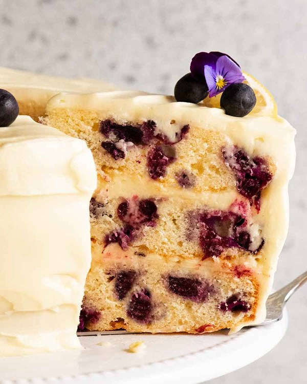 Blueberry cake with lemon frosting