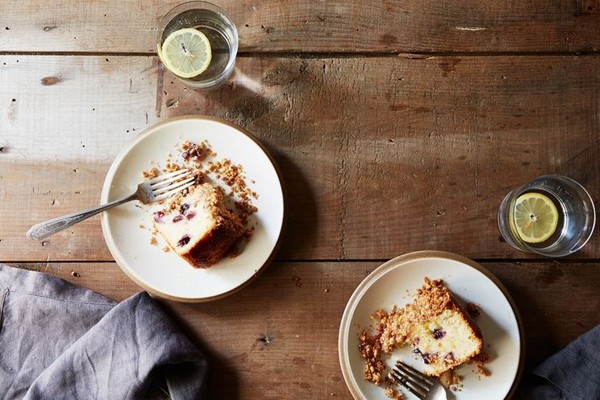 Blueberry cake with peanut streusel