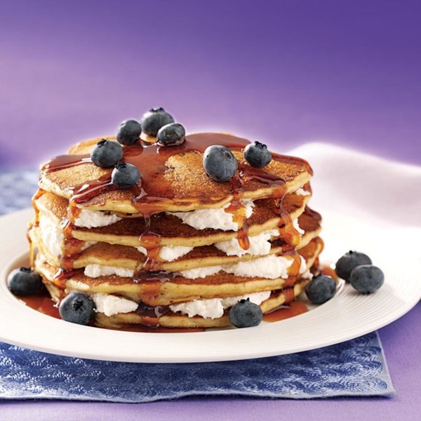 Blueberry cheesecake flapjacks 