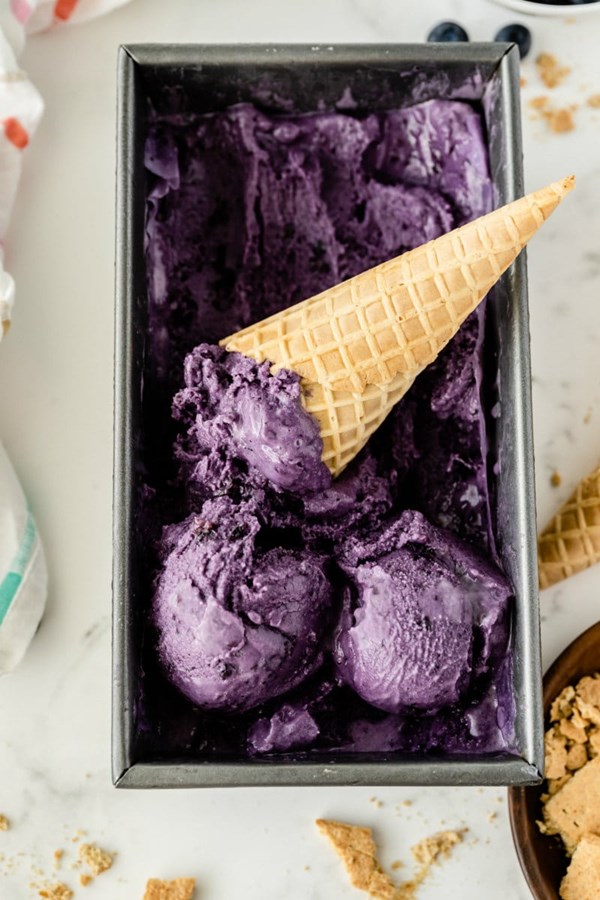 Blueberry cheesecake ice cream