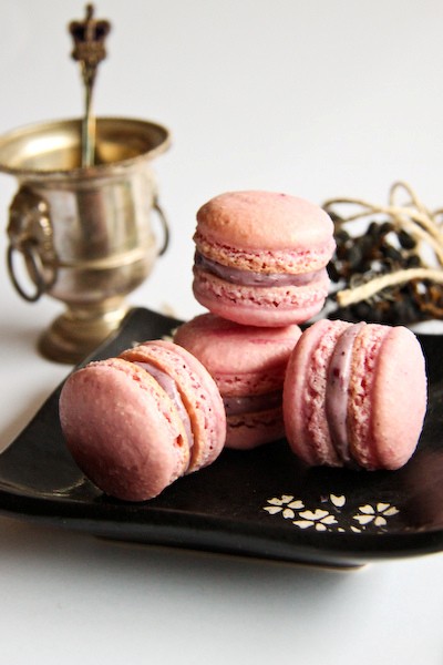 Blueberry cheesecake macarons