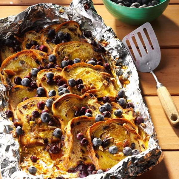 Blueberry-cinnamon campfire bread