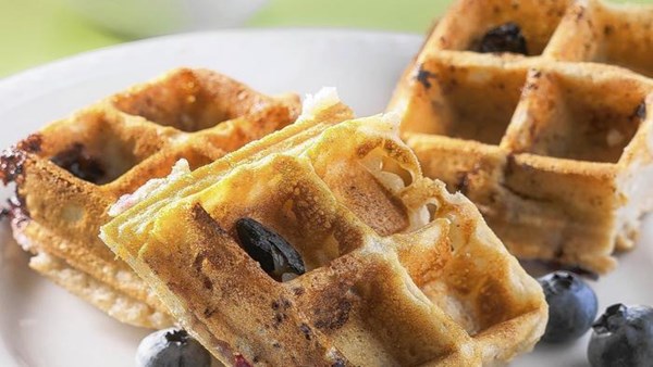Blueberry cinnamon muffles (waffled muffins)