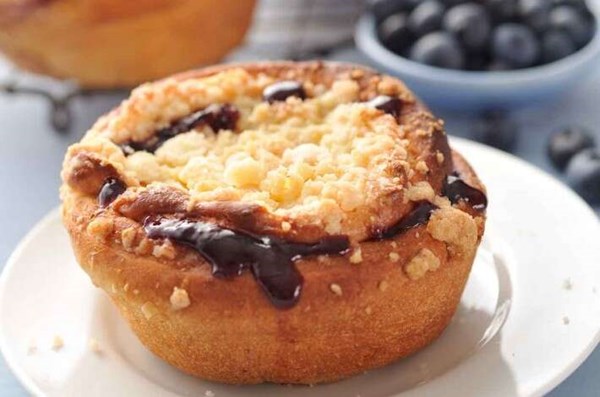 Blueberry cream cheese rolls 