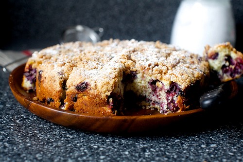 Blueberry crumb cake