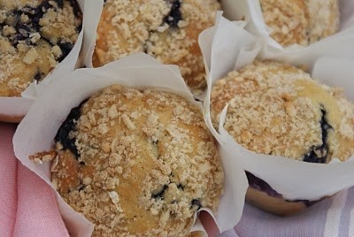 Blueberry crumble muffins