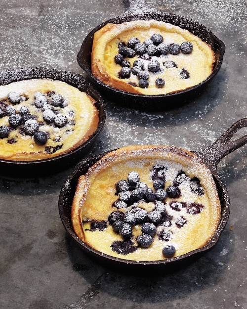 Blueberry Dutch pancakes