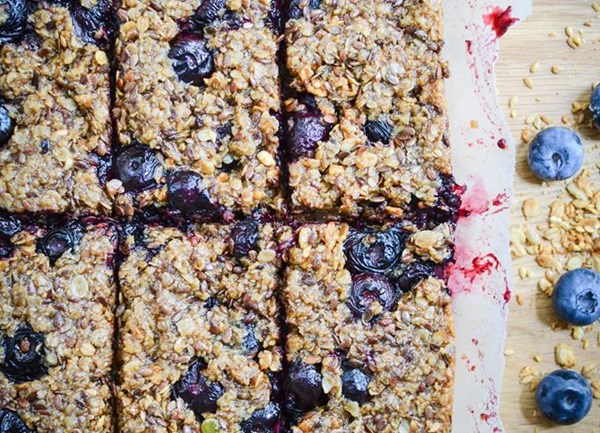 Blueberry granola breakfast bars