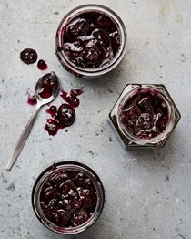 Blueberry, juniper and whisky jam