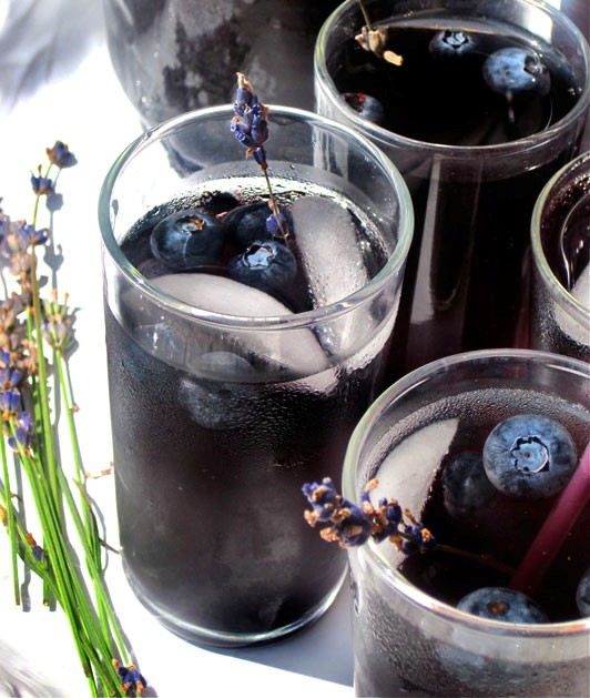 Blueberry lavender vodka spritzer