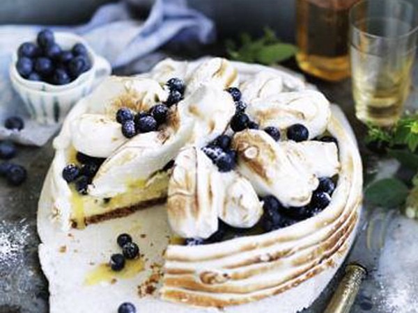 Blueberry lemon meringue cheesecake