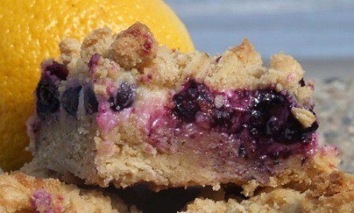 Blueberry-lemon streusel bars