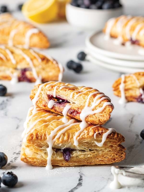Blueberry-lemon turnovers [blueberry filling]