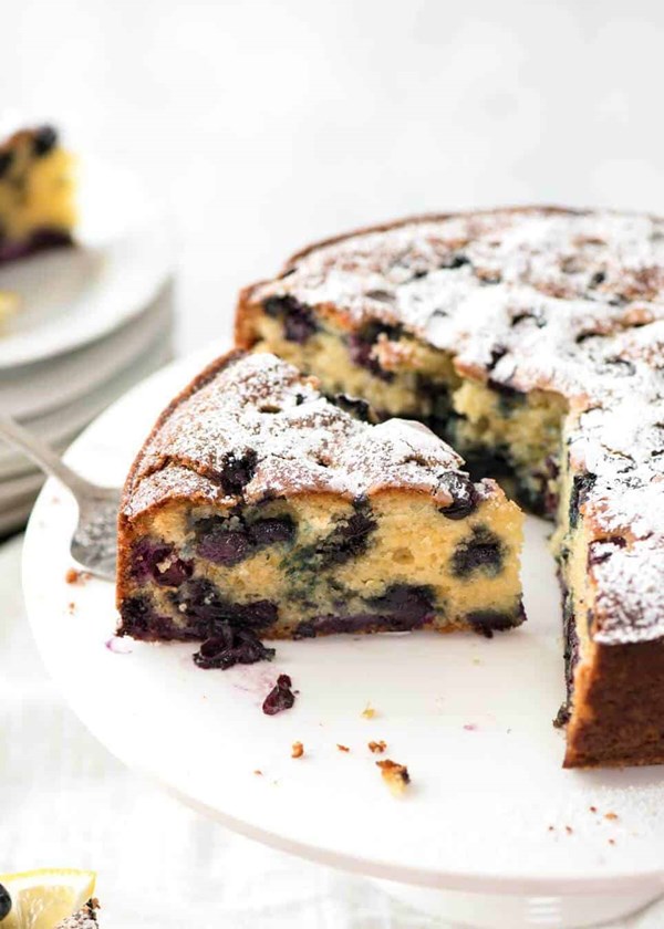 Blueberry lemon yoghurt cake