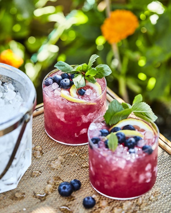 Blueberry mint bourbon lemonade