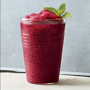 Blueberry-mint frozen gimlet