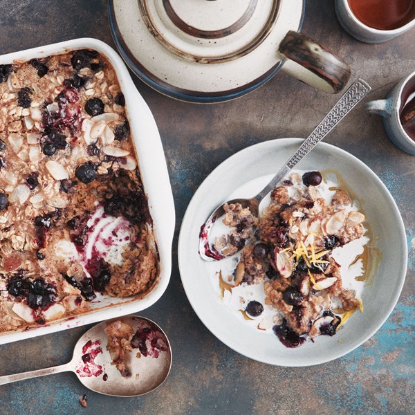Blueberry muffin baked oatmeal [Hali Bey Ramdene]