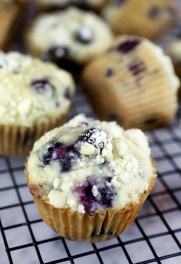 Blueberry muffins with streusel topping