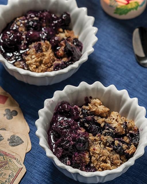 Blueberry oatmeal crisp