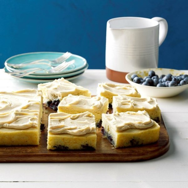 Blueberry pan-cake with maple frosting