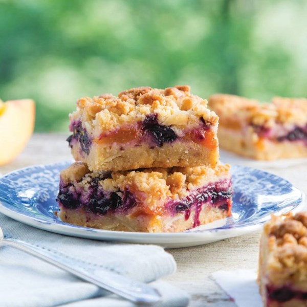 Blueberry-peach crumble bars