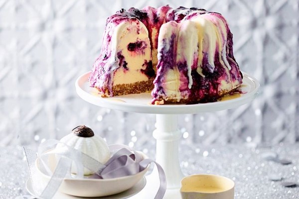 Blueberry pie ice cream cake with vanilla custard