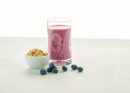 Blueberry pie protein-power smoothie
