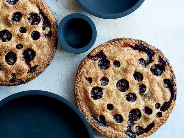 Blueberry pie with a rye crust 
