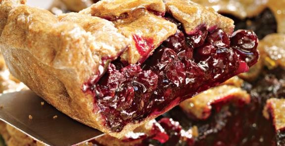 Blueberry pie with teff pastry crust