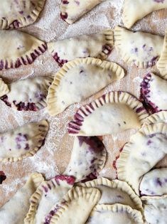 Blueberry pierogi with honeyed sour cream (Pierogi z jagodami i miodową kwaśną śmietaną)