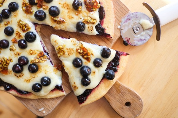 Blueberry pizza