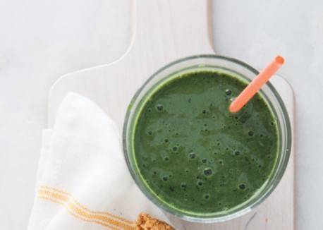 Blueberry-spinach smoothie