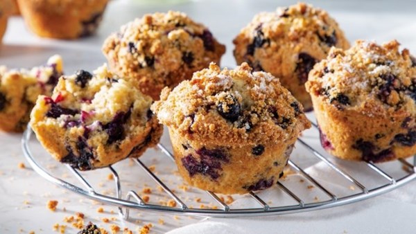 Blueberry streusel muffins