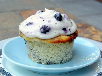 Blueberry swirl cupcakes