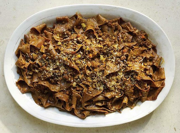 Blutnudeln with blood sausage Bolognese