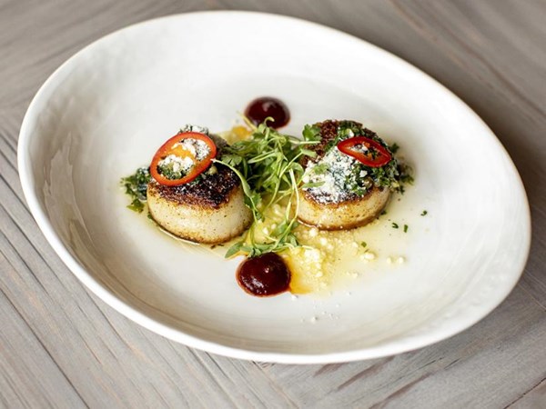 Bobby’s seared spice-rubbed sea scallops 