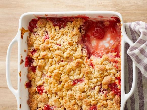 Bobby’s strawberry-rhubarb crumble
