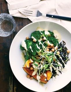Bohemian bowls with chili squash and tahini dressing
