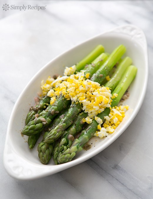 Boiled asparagus with sieved eggs and caper vinaigrette