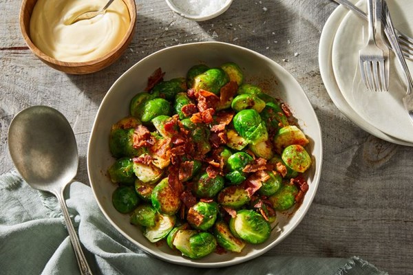 Boiled Brussels sprouts with bacon mayo